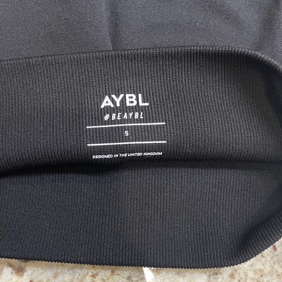 NWOT AYBL Pulse Black / Grey Ombre Seamless Training Short (Size S) - Picture 7 of 8